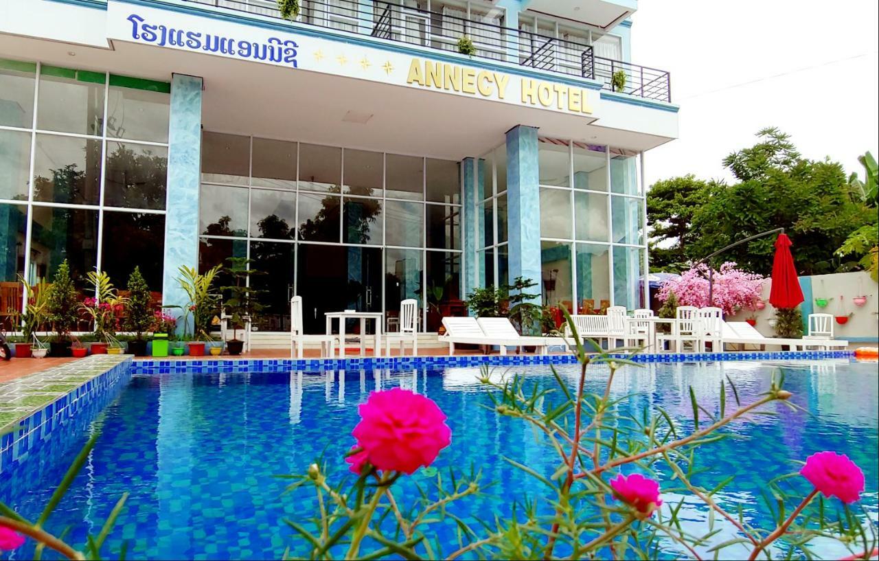 Annecy Hotel Vang Vieng Exterior photo