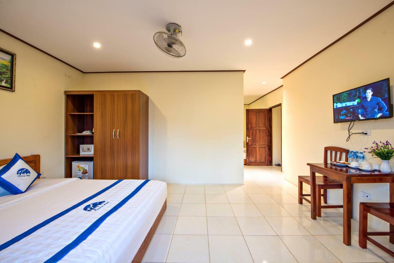 Annecy Hotel Vang Vieng Exterior photo