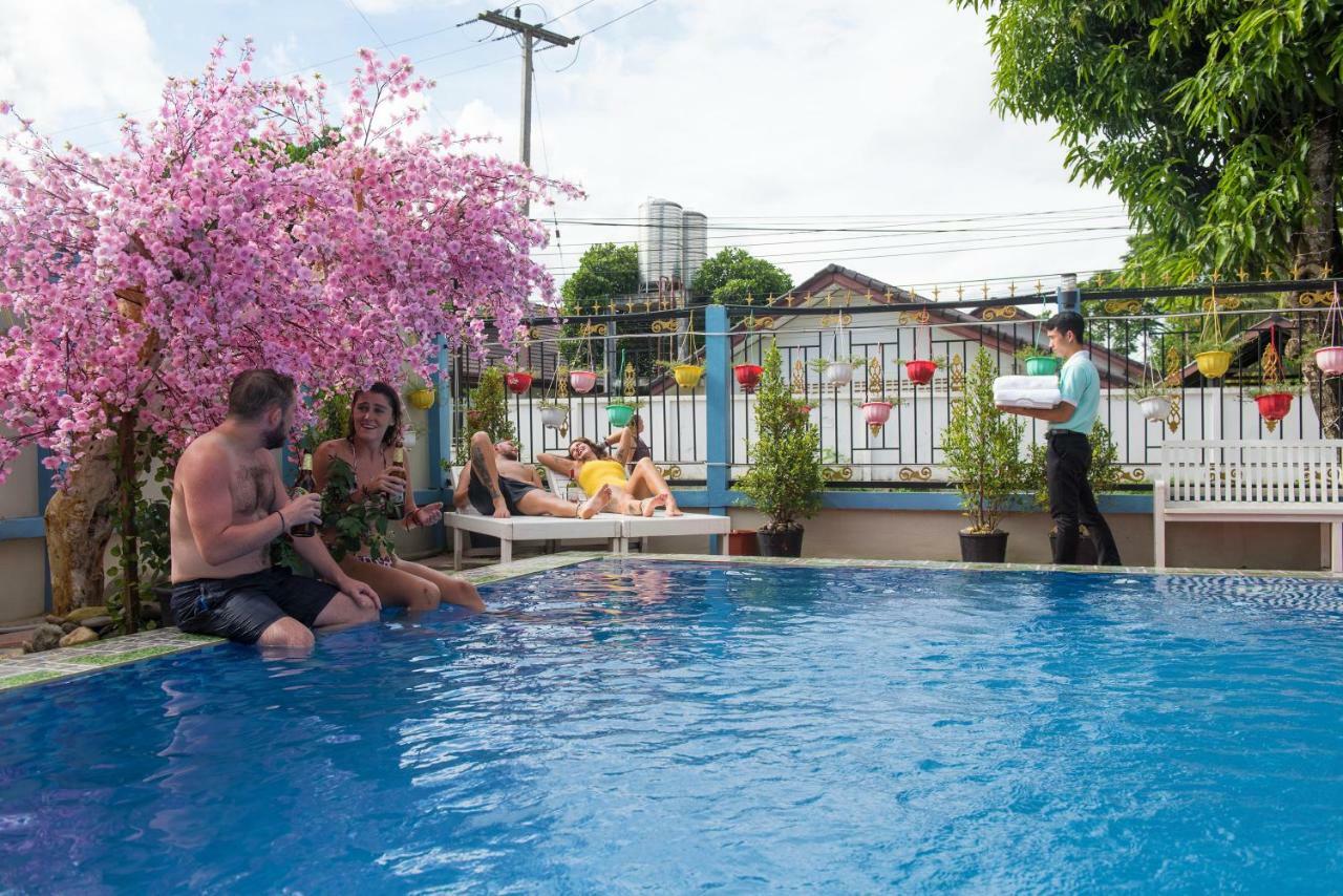 Annecy Hotel Vang Vieng Exterior photo
